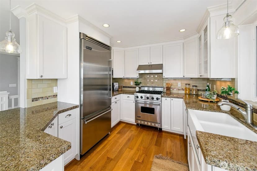 Property photo for 1238 3rd Avenue N, Seattle photo 15