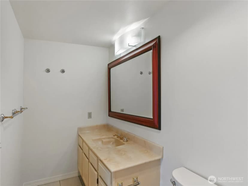 Property photo for 1250 Taylor Avenue N #105, Seattle photo 20