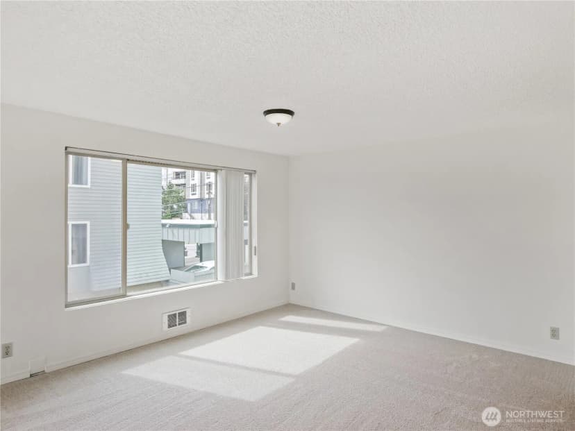 Property photo for 1250 Taylor Avenue N #105, Seattle photo 12