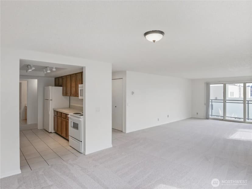 Property photo for 1250 Taylor Avenue N #105, Seattle photo 11