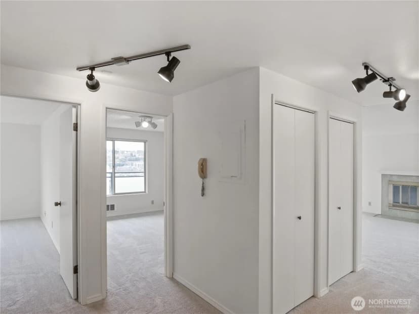 Property photo for 1250 Taylor Avenue N #105, Seattle photo 16