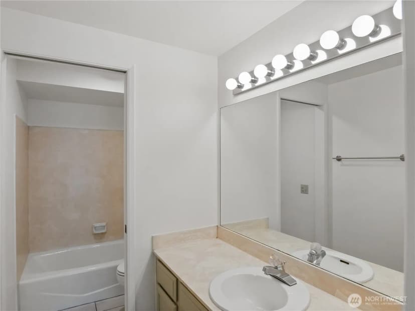 Property photo for 1250 Taylor Avenue N #105, Seattle photo 27