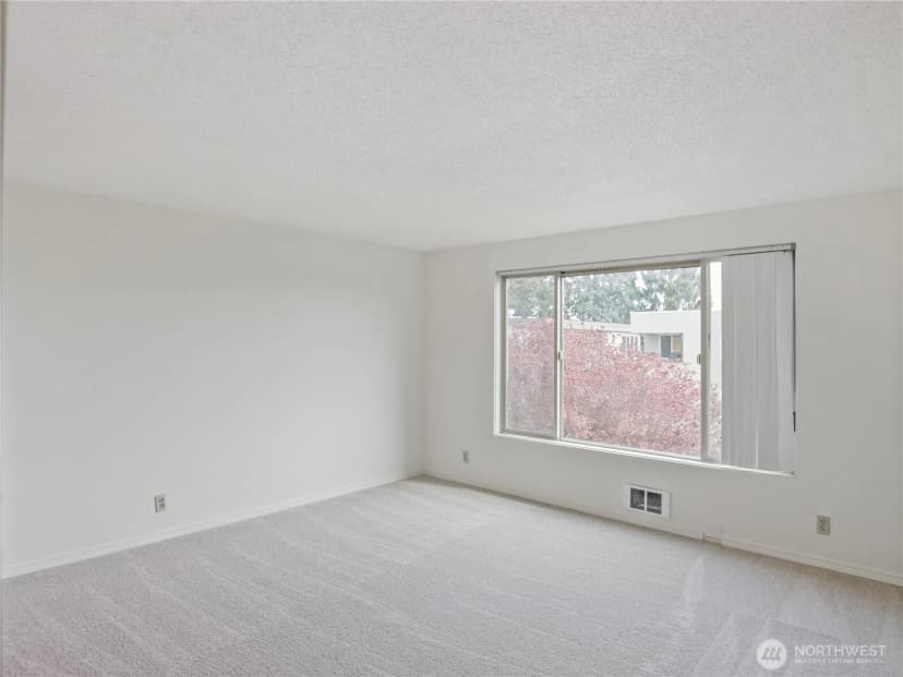 Property photo for 1250 Taylor Avenue N #105, Seattle photo 17
