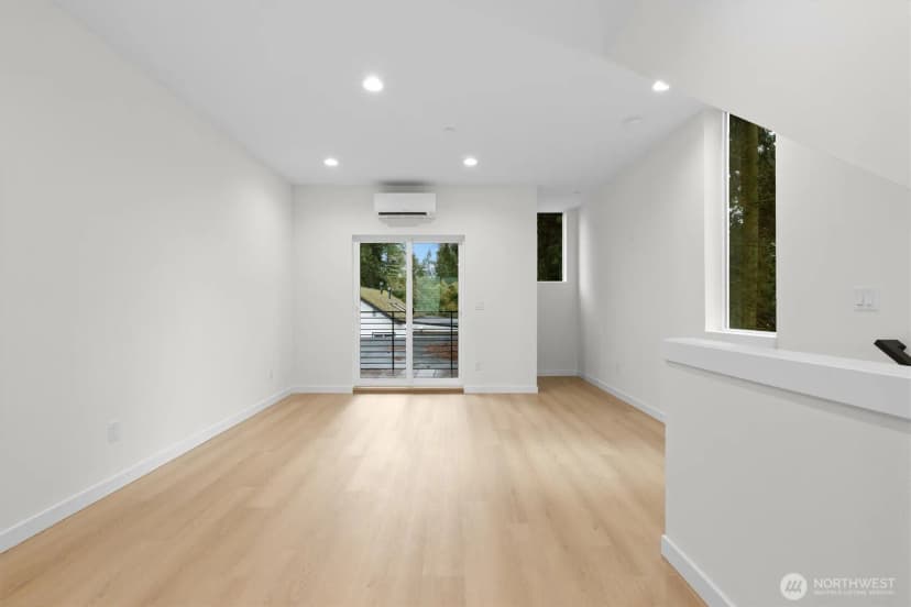 Property photo for 18015 2nd Avenue Ne #c, Shoreline photo 7