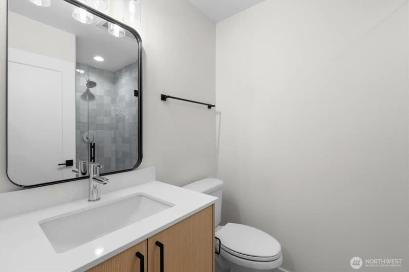 Property photo for 18015 2nd Avenue Ne #c, Shoreline photo 35