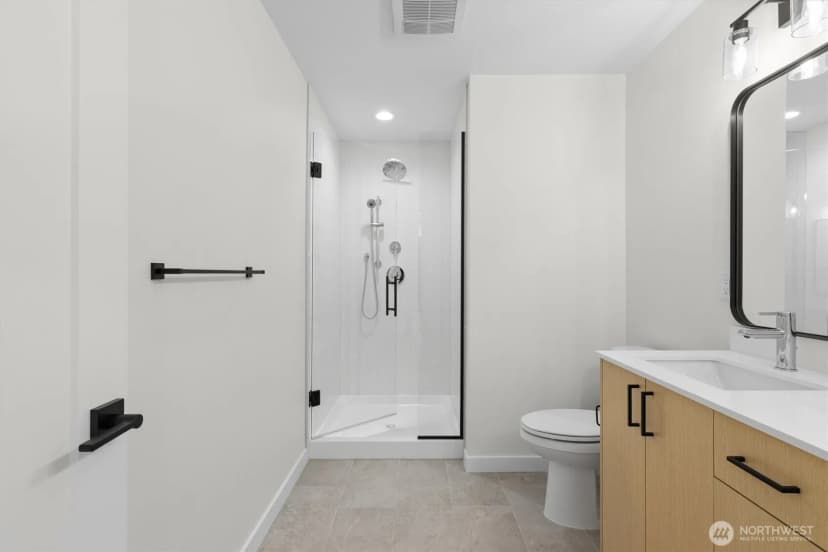 Property photo for 18015 2nd Avenue Ne #c, Shoreline photo 23