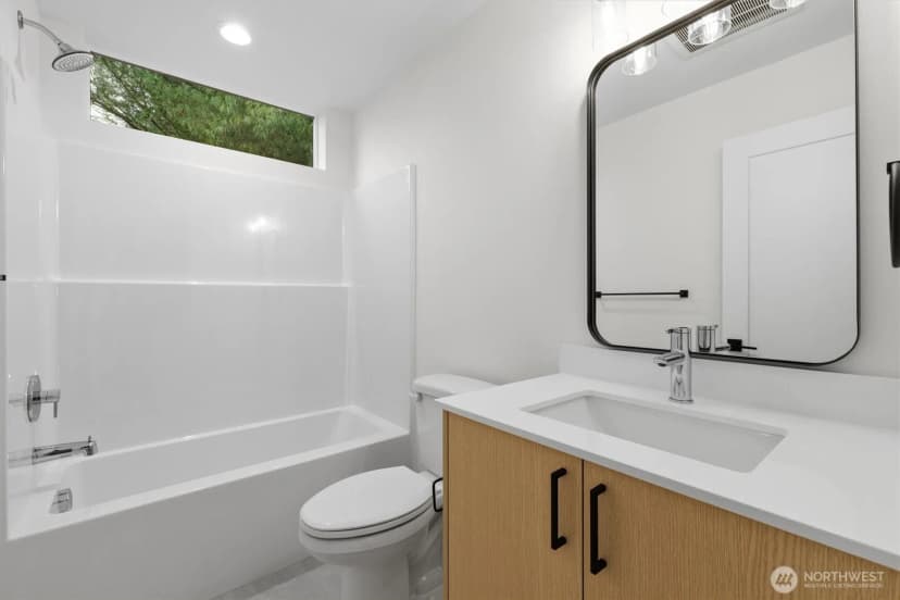 Property photo for 18015 2nd Avenue Ne #c, Shoreline photo 26