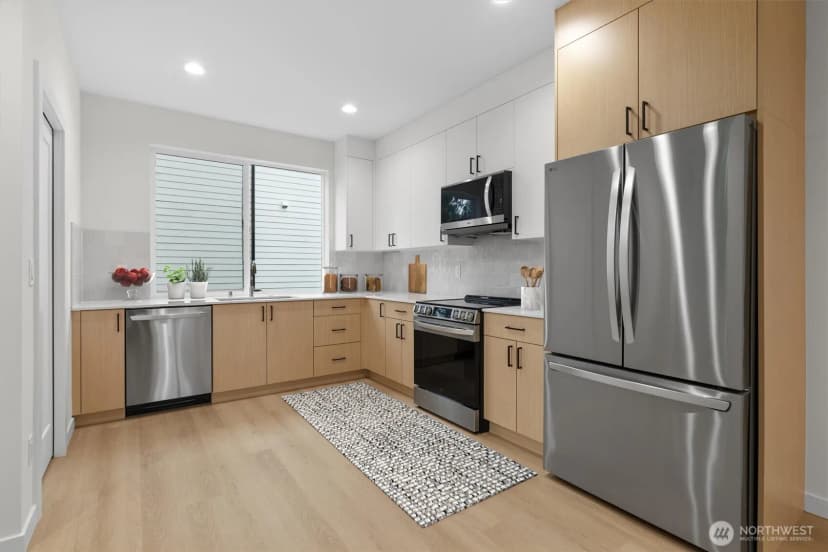 Property photo for 18015 2nd Avenue Ne #c, Shoreline photo 13