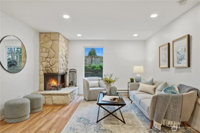 Property photo for 12625 Se 42nd Street, Bellevue photo 4