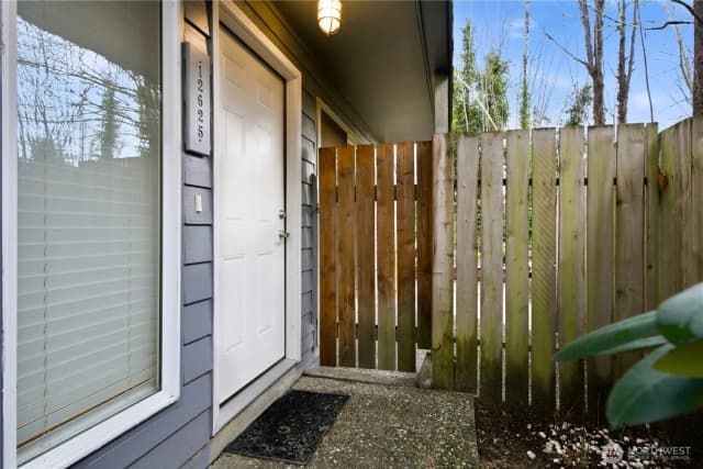 Property photo for 12625 Se 42nd Street, Bellevue photo 3