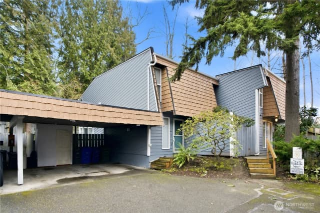 Property photo for 12625 Se 42nd Street, Bellevue photo 2