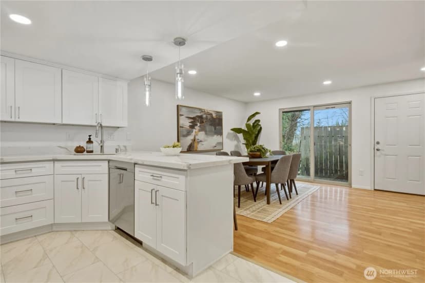 Property photo for 12625 Se 42nd Street, Bellevue photo 12