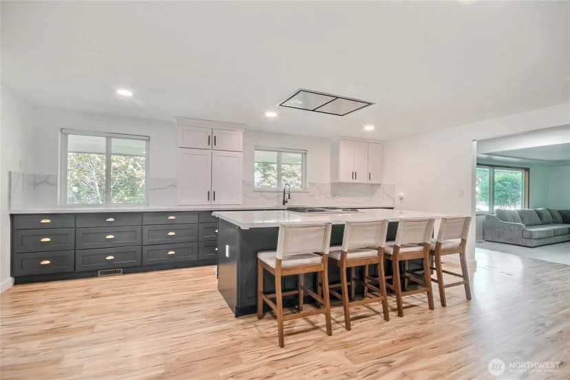 Property photo for 6902 Mount Tacoma Drive Sw, Lakewood photo 16