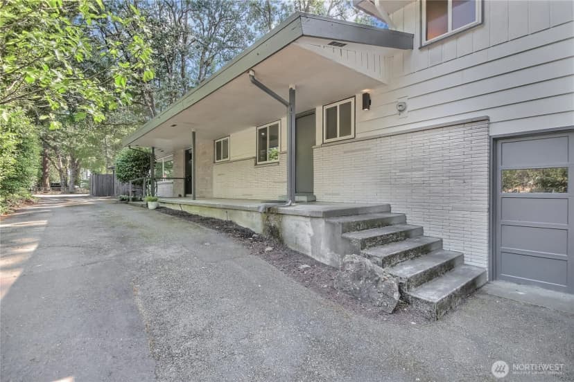 Property photo for 6902 Mount Tacoma Drive Sw, Lakewood photo 9