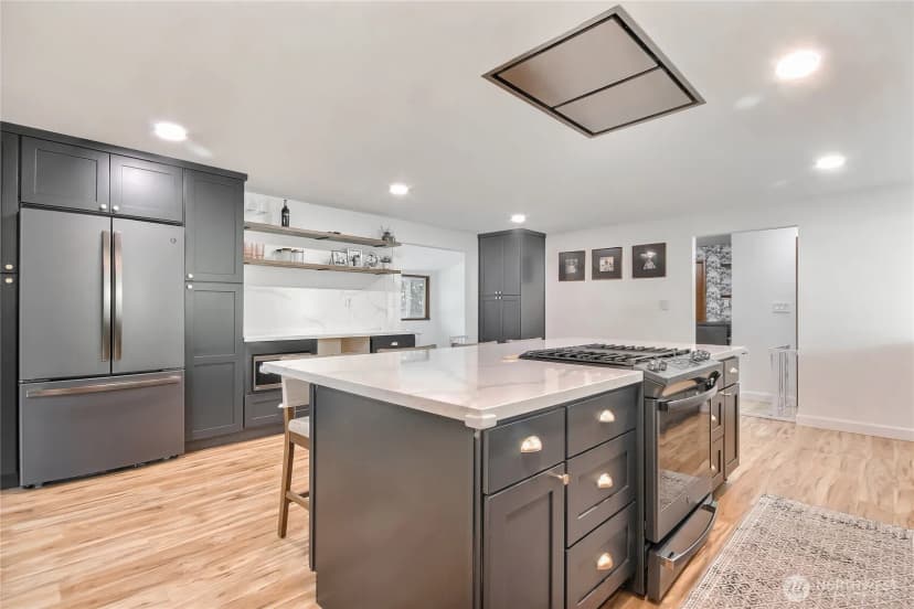 Property photo for 6902 Mount Tacoma Drive Sw, Lakewood photo 18
