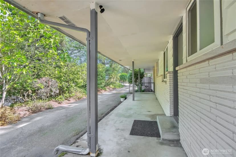 Property photo for 6902 Mount Tacoma Drive Sw, Lakewood photo 8