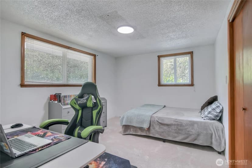 Property photo for 6902 Mount Tacoma Drive Sw, Lakewood photo 24