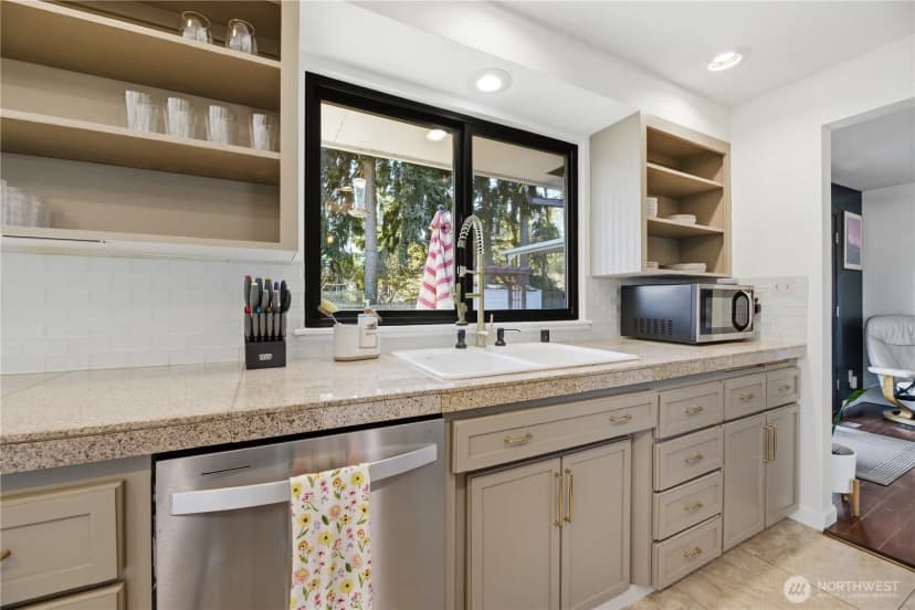 Property photo for 704 Fir Park Lane, Fircrest photo 12