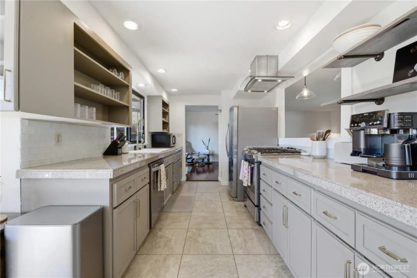 Property photo for 704 Fir Park Lane, Fircrest photo 11