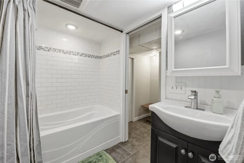 Property photo for 704 Fir Park Lane, Fircrest photo 32