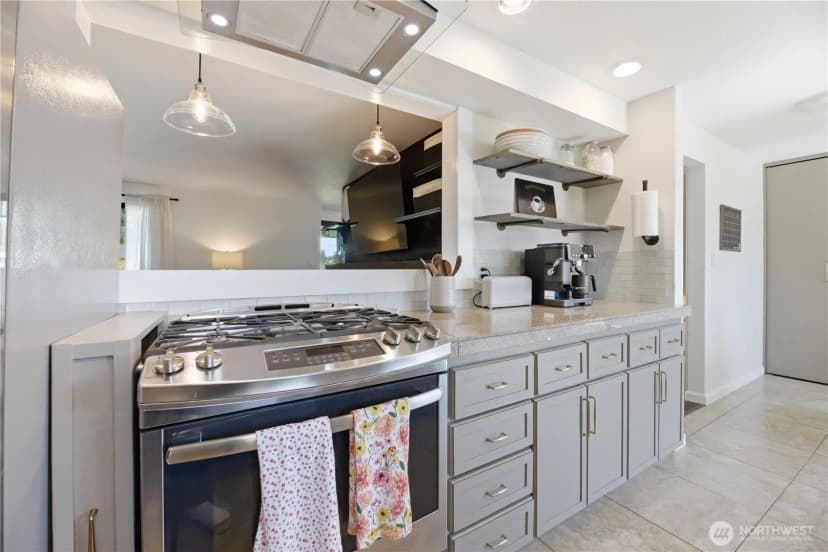 Property photo for 704 Fir Park Lane, Fircrest photo 13