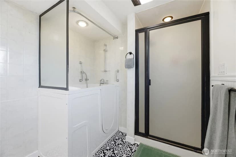 Property photo for 704 Fir Park Lane, Fircrest photo 23