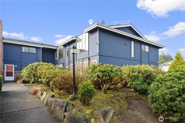 Property photo for 3401 Oaks Avenue #6, Everett photo 2