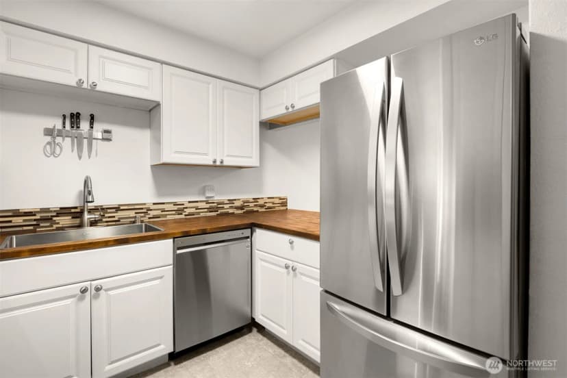 Property photo for 18200 73rd Avenue Ne #b103, Kenmore photo 12