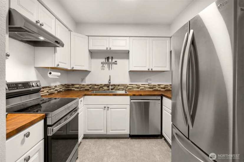 Property photo for 18200 73rd Avenue Ne #b103, Kenmore photo 11