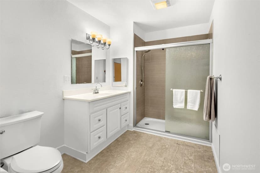 Property photo for 18200 73rd Avenue Ne #b103, Kenmore photo 20