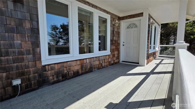 Property photo for 35602 J Place, Ocean Park photo 3