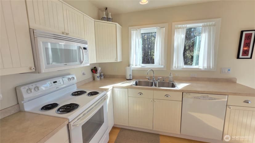 Property photo for 35602 J Place, Ocean Park photo 19