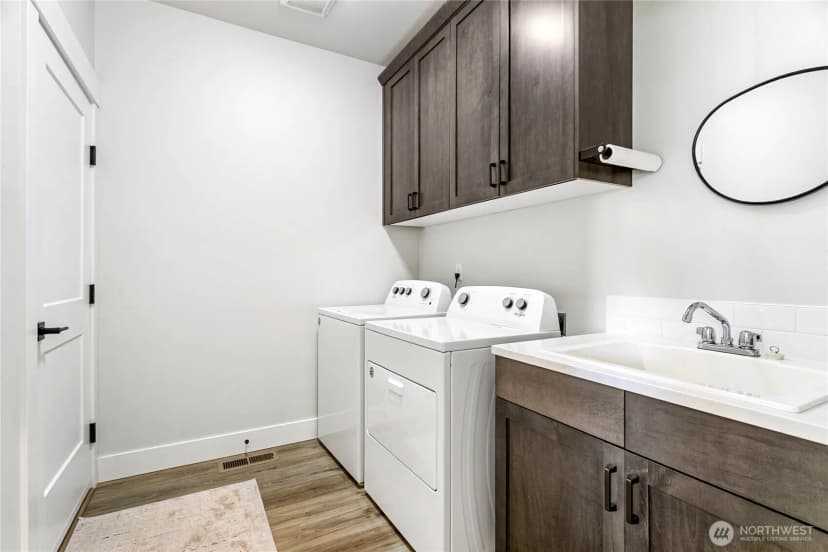 Property photo for 2268 Brome Street, Lynden photo 17