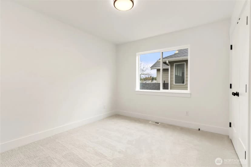 Property photo for 9213 S Sheridan Avenue, Tacoma photo 35