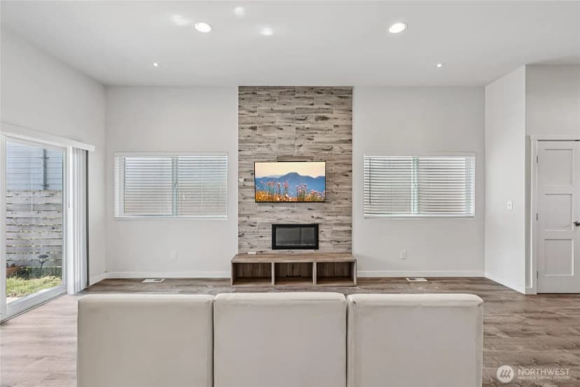Property photo for 7724 16th Avenue Sw, Seattle photo 6