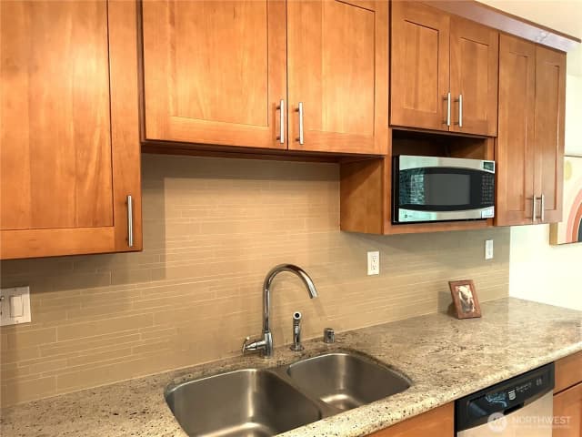 Property photo for 3212 Se 81st #c203, Mercer Island photo 5