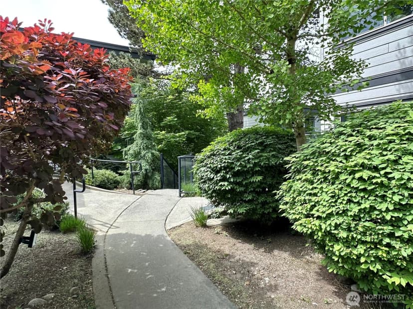 Property photo for 3212 Se 81st #c203, Mercer Island photo 26
