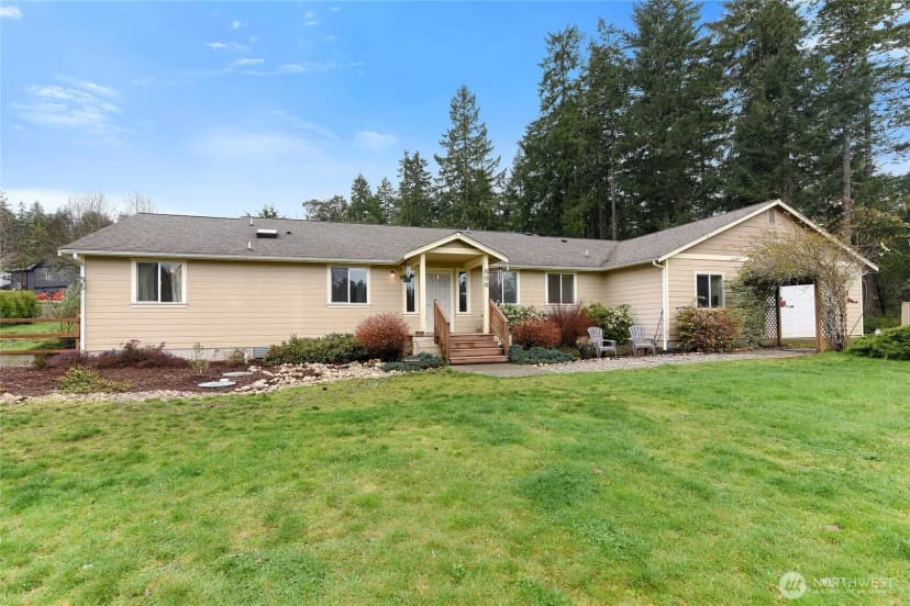 Property photo for 606 206 Avenue Nw, Lakebay photo 2