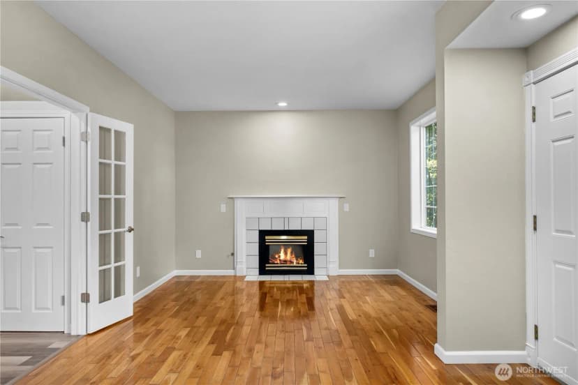Property photo for 25401 Kanasket Drive, Black Diamond photo 5
