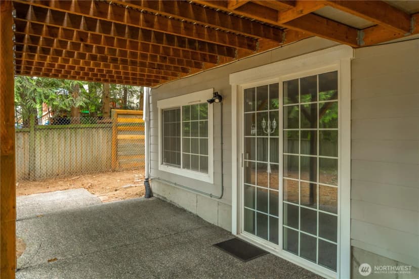 Property photo for 25401 Kanasket Drive, Black Diamond photo 28