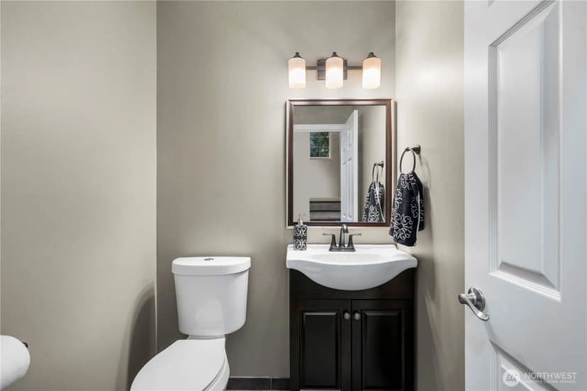 Property photo for 25401 Kanasket Drive, Black Diamond photo 17