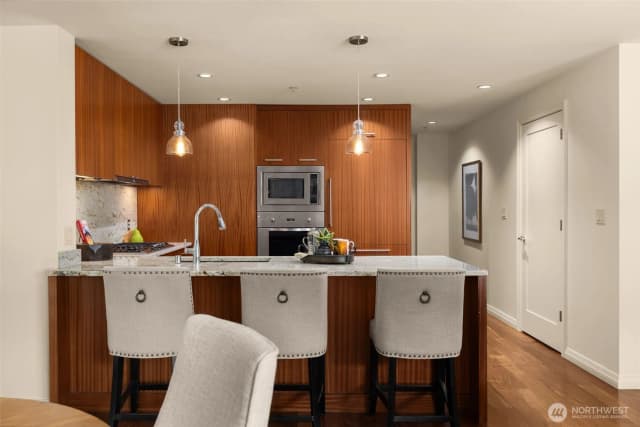 Property photo for 500 106th Avenue Ne #603, Bellevue photo 5