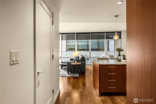 Property photo for 500 106th Avenue Ne #603, Bellevue photo 2