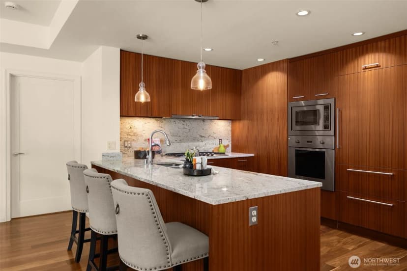 Property photo for 500 106th Avenue Ne #603, Bellevue photo 3