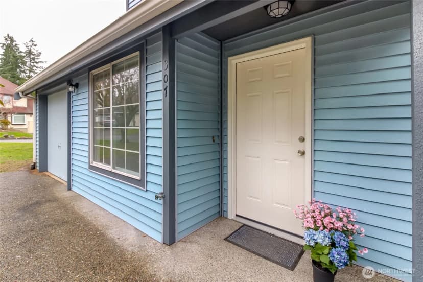Property photo for 307 S 328th Lane, Federal Way photo 5