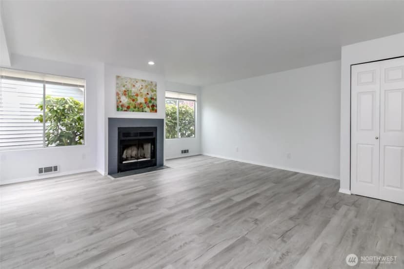 Property photo for 307 S 328th Lane, Federal Way photo 12