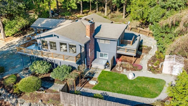 Property photo for 425 Yakima Place, La Conner