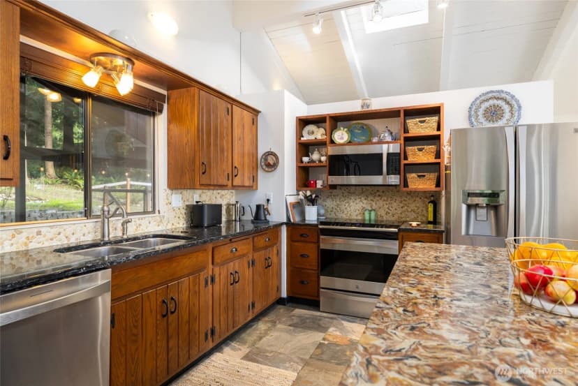 Property photo for 425 Yakima Place, La Conner photo 9