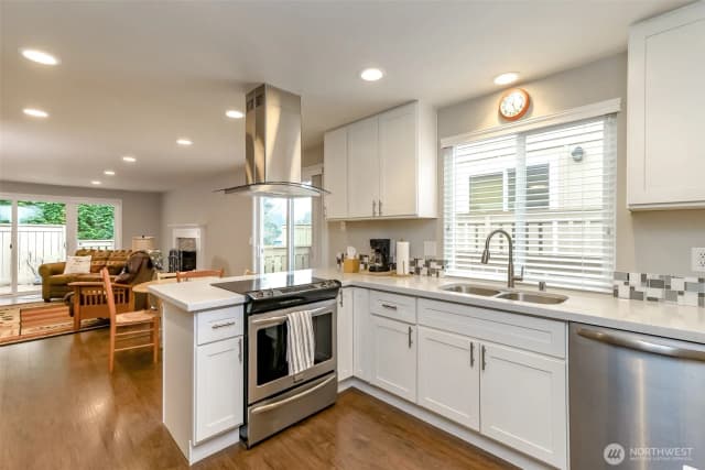 Property photo for 7117 40th Street W #7, University Place photo 2