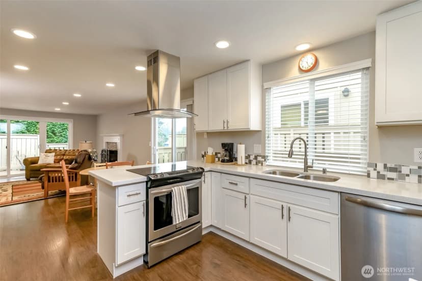 Property photo for 7117 40th Street W #7, University Place photo 2